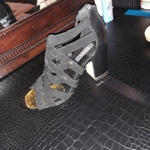 Dkny size 8 1/2 black shoes